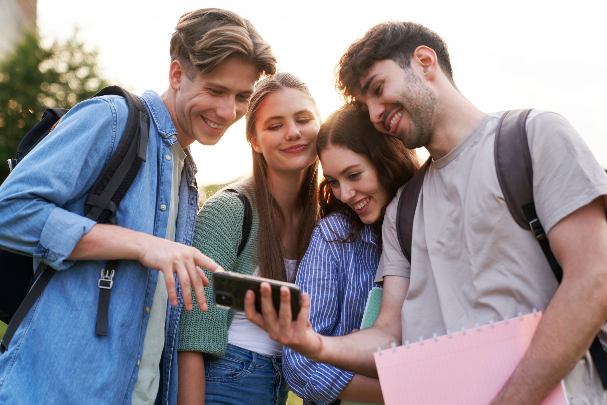 jóvenes en redes sociales